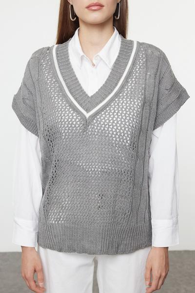 Trendyol Collection V-Neck Gray Knitwear Sweater - Wide Fit, Openwork TWOAW25SV00020