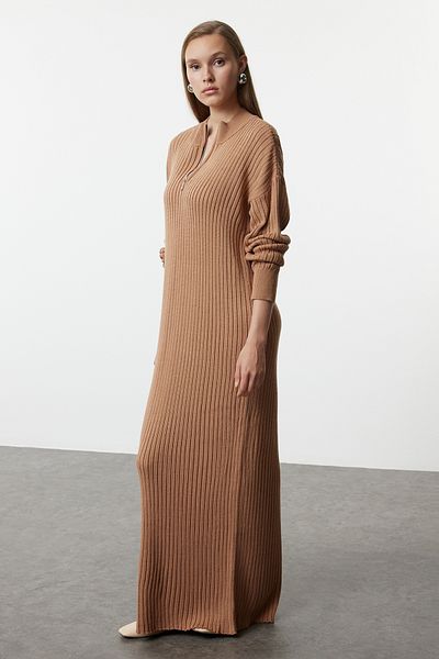 Trendyol Collection Φαρδιά εφαρμογή Camel Maxi Πλεκτό Φόρεμα - TWOAW25EL00308