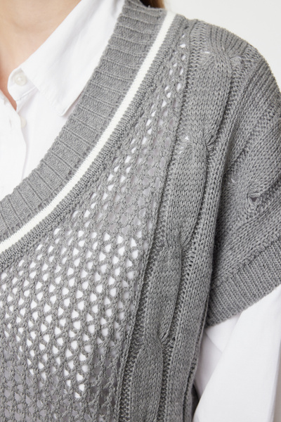 Trendyol Collection V-Neck Gray Knitwear Sweater - Wide Fit, Openwork TWOAW25SV00020