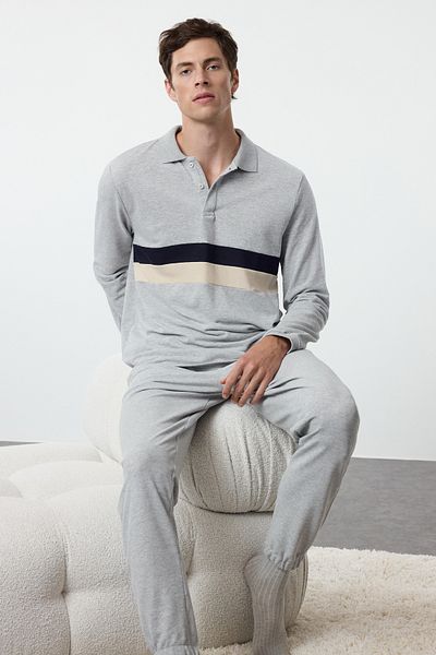 Kolekcia Trendyol Súprava šedého pleteného pyžama Regular Fit - Pique Fabric TMNAW25PT00018
