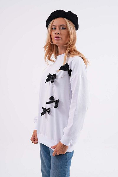 Pulli Collection Бял суичър - с дизайнерска панделка и изработка от камък