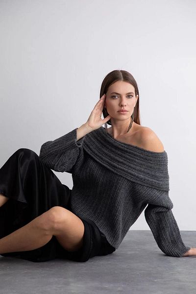 motina Gray Off-the-shoulder Women's Sweater