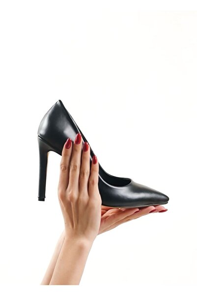 Abacca حذاء نسائي بكعب عالٍ ومقدمة مدببة باللون الأسود