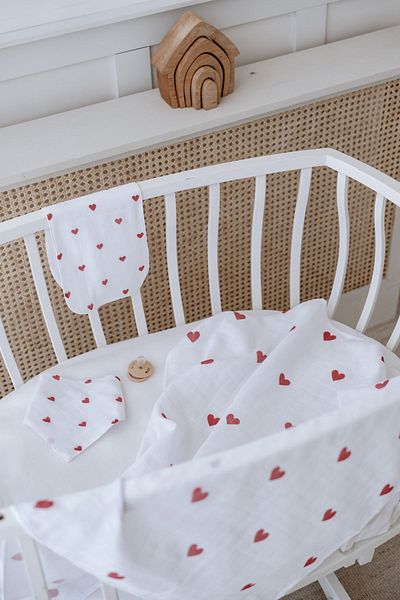 Lilabio 100% Organic Cotton Double Layer Heart Patterned Muslin Cover Set (100X100 Muslin-Triangle Bib-Shoulder Cloth)