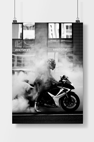 Luna Marissa Motorcu Poster Çerçevesiz Duvar Posteri