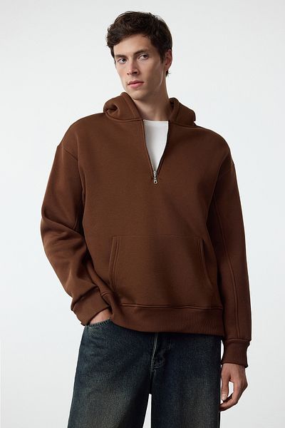 Trendyol Collection Голям суичър с качулка от кафяв полар - с цип Tmnaw25Sw00050