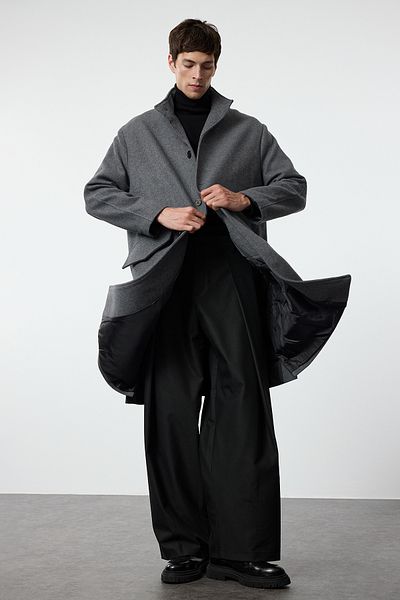 Trendyol Collection Antracytowy, długi, oversize'owy płaszcz zimowy ze stójką TMNAW25KB00005