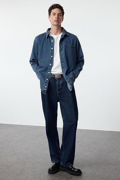Trendyol Collection Blaue Herren-Jeansjacke mit normaler Passform TMNAW25CE00001