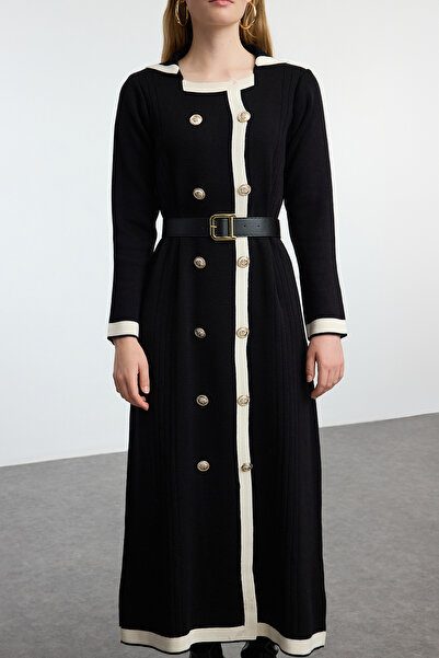 Trendyol Modest Šaty s černým páskem na knoflíky Tctaw25Eb00066