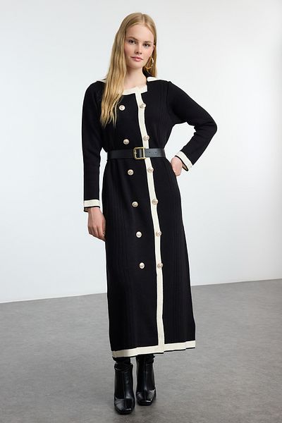 Trendyol Modest Šaty s černým páskem na knoflíky Tctaw25Eb00066