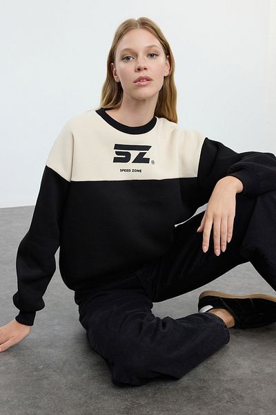 Trendyol Collection Black Knitted SWeatshirt with Thick Fleece Inside - Wide Fit TWOAW25sw00022