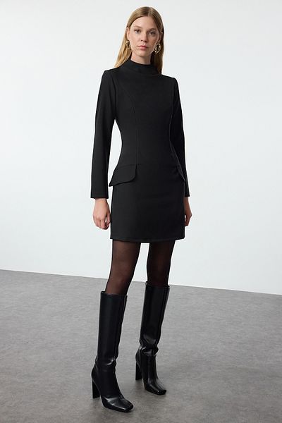 Trendyol Collection Sukienka mini w kształcie litery A - czarna, z kieszeniami, tkana Twoaw25el00131