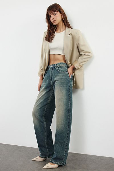 Trendyol Collection Dunkelblaue, mehr haltbare Skater-Jeans mit normaler Taille TWOAW25JE00140