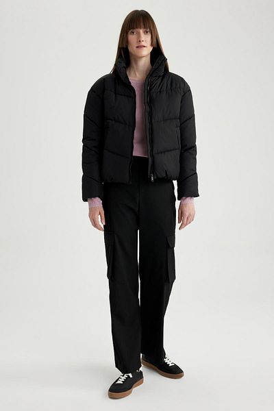 DeFacto Wasserdichte Pufferjacke mit Stehkragen und Relax Fit - A3631ax23wn
