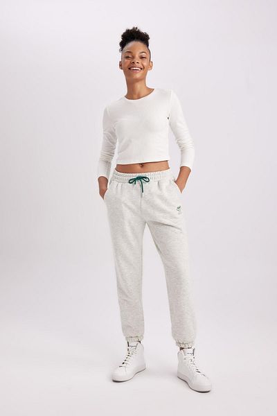 DeFacto Fit Standard Fit Double Pocket Jogger Leg Standard Thick Sweatpants B9294ax23wn