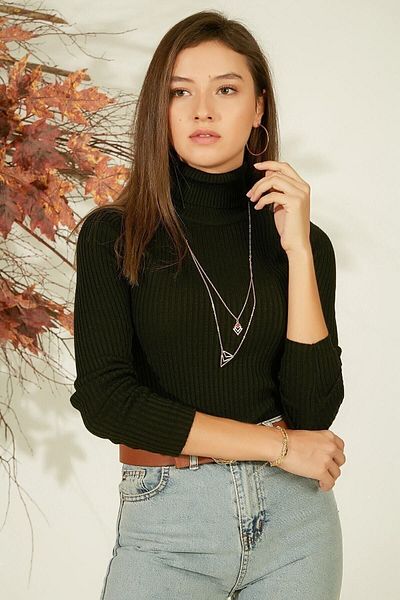 Peeri Women's Black Ribbed Turtleneck Knitwear Sweater