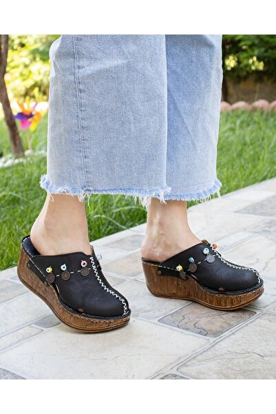 CONSUELO Δερμάτινες παντόφλες ορθοπεδικές με σφήνα τακούνι 11409