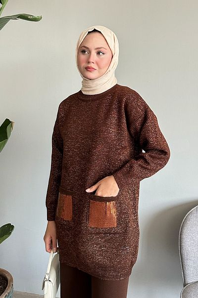 InStyle طقم تريكو بني مرير - جيب مزين بالترتر وتفاصيل لامعة