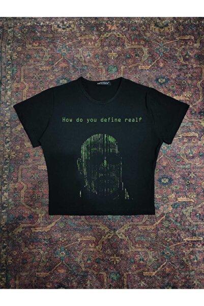 MAYDAY CULTURE Tricou pentru bebeluși cu guler rotund cu imprimeu suprapus pe...