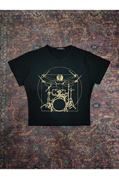 MAYDAY CULTURE Γυναικείο μπλουζάκι με στάμπα με λαιμόκοψη σε μήκος μέσης