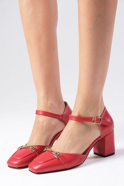 Mio Gusto Avila Red Color Blunt Toe Women's Heeled Shoes