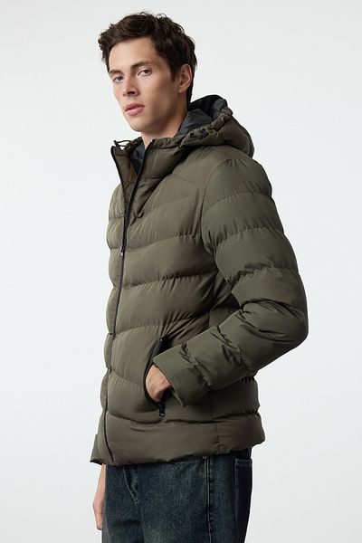 Trendyol Collection Kurtka zimowa khaki regular fit puchowa Tmnaw25Mo00031