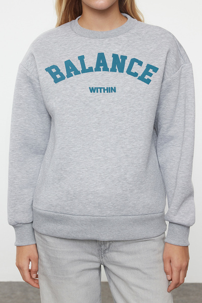 Trendyol Collection Gray Knitted Oversize Sweatshirt - Slogan Printed, TWOAW25SW00033