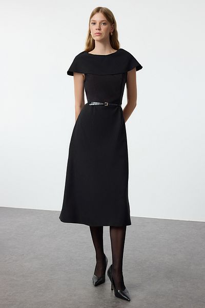 Trendyol Collection Schwarzes Midi-Gewebtes Kleid - Cape-Look, Skater-Stil, Taillenöffnung Twoaw25el00185