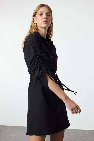 Trendyol Collection Mini tkané košilové šaty s kapsou a stahovací šňůrkou, černé Twoaw25el00187