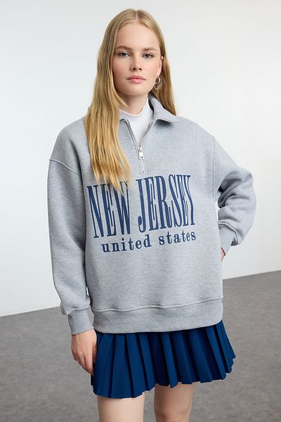 Trendyol Collection Oversize Gray Melange Fleece Slogan Printed Zippered SWeatshirt - TWOAW25sw00134