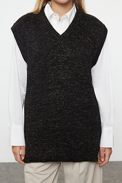 Trendyol Collection Черен плетен пуловер с V-образно деколте - TWOAW25SV00018