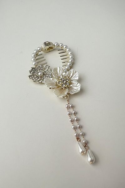 Modex Pearlescent Flower Detailed Pearl and Rhinestone Bun Buckle