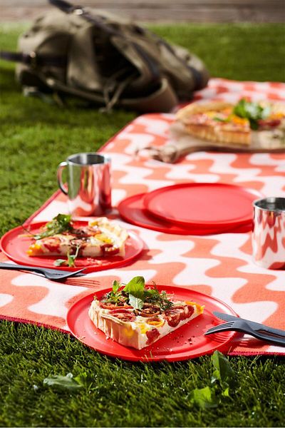 Tchibo 4 Pieces Picnic Plates, Red