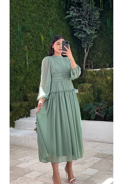 Kir Rochie din șifon cu decolteu rotund cu detaliu la podea