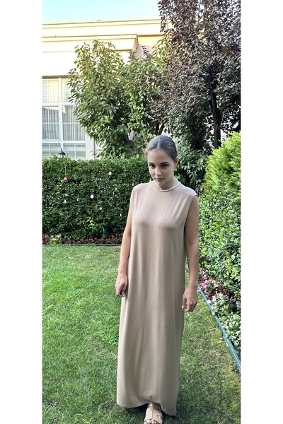 two in sis Αμάνικο εσωτερικό φόρεμα με όρθιο γιακά - Βασικό μοντέλο