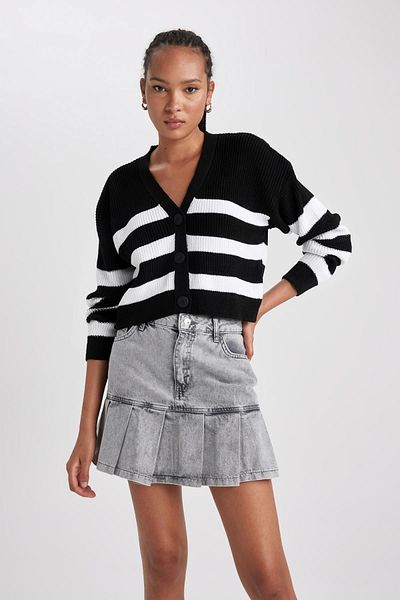 DeFacto V-Neck Striped Regular Fit Cardigan - Z8539az23wn