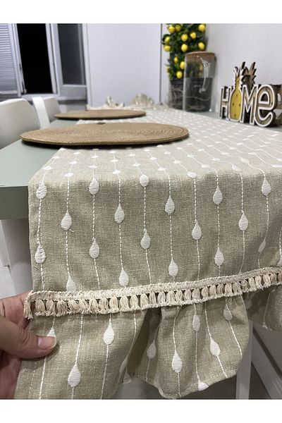 DECO Μπεζ Χρώμα Κέντημα και Λεπτομέρεια Ρίγας με βολάν σε στυλ Pinterest Runner