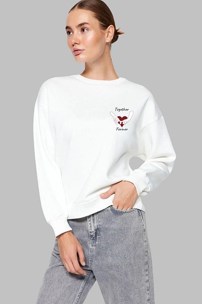 Nyda Collections Hanorac fără glugă cu decolteu rotund cu imprimeu „Together Forever” pentru femei