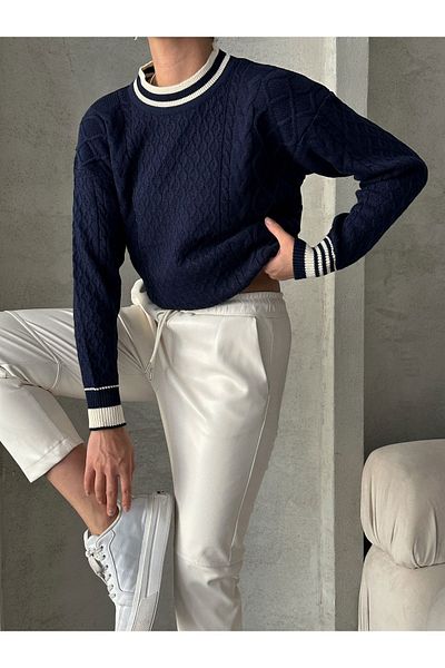 BEJNA Marineblauer Strickpullover – Strick- und Paspeldetails