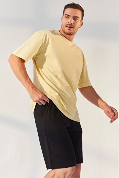 GiyimAdaButik طقم شورت تي شيرت أصفر كبير الحجم للرجال