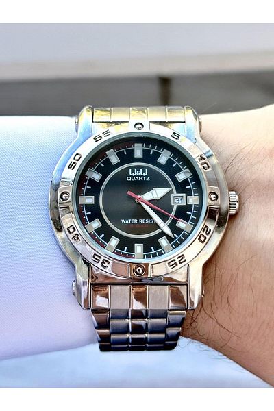 Q&Q Men's Metal Gray Thick Numeral Bezel Red Analog Watch with Seconds and Calendar Display