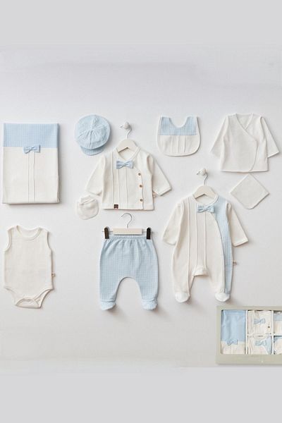 Cherub Baby طقم بدلة خروج من المستشفى مكونة من 10 قطع من القطن بنسبة 100% مع ربطة عنق مضلعة من كاريزما للأطفال الأولاد