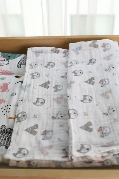m montefair Organic Multi-Purpose 80*90 Cm Muslin Kids and Baby Blanket, White Animal Patterned Blanket