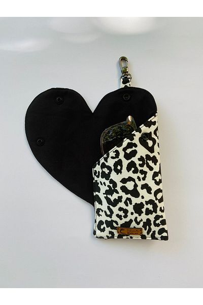 İsella Black and White Canvas Leopard Heart Glasses Case