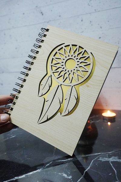 markcat Ριγέ σημειωματάριο με θέμα το Dreamcatcher με ξύλινο εξώφυλλο - Agenda και σχολικό σημειωματάριο (A5 - 120 φύλλα)