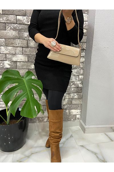 GÖNÜL Patent Leather Baguette Bag