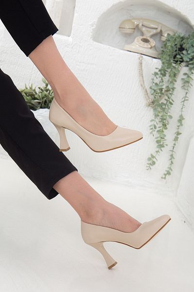 FOLLOWIN Pantofi stiletto cu toc tip calice de culoare nud pentru femei