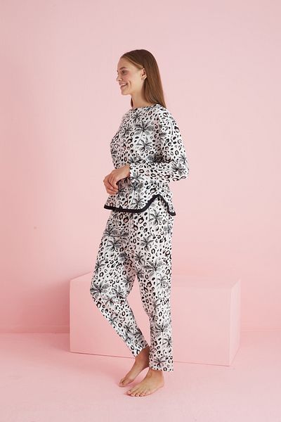 Siyah İnci Set pijamale tricotate - alb, negru, model leopard 7777