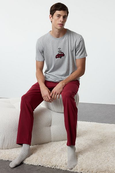 Trendyol Collection Grau – Burgunderrot, reguläre Passform, besticktes, gestricktes 3-teiliges Pyjama-Set TMNAW25PT00024