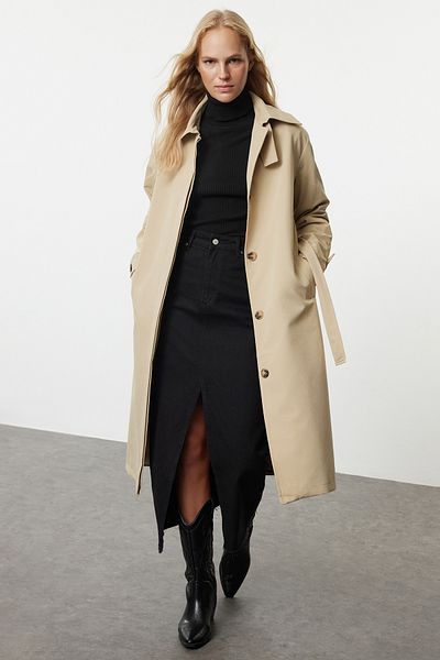 Trendyol Collection Oversize béžový dlouhý trenčkot - podrobný límec, Twoaw25Tr00021